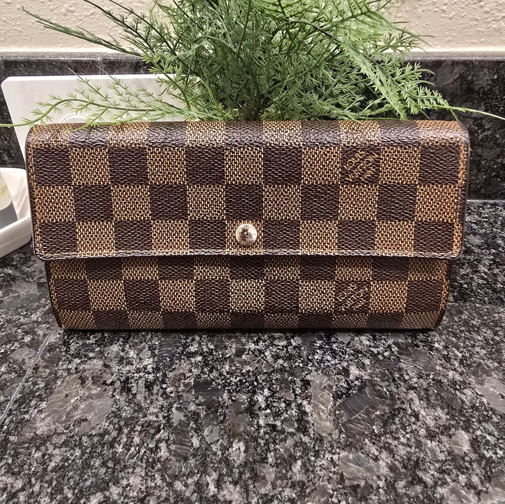 SOLD-Louis Vuitton Damier Ebene Sarah Wallet